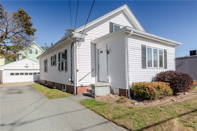 9 Chestnut Avenue, Cranston, RI 02910