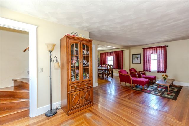9 Chestnut Avenue, Cranston, RI 02910