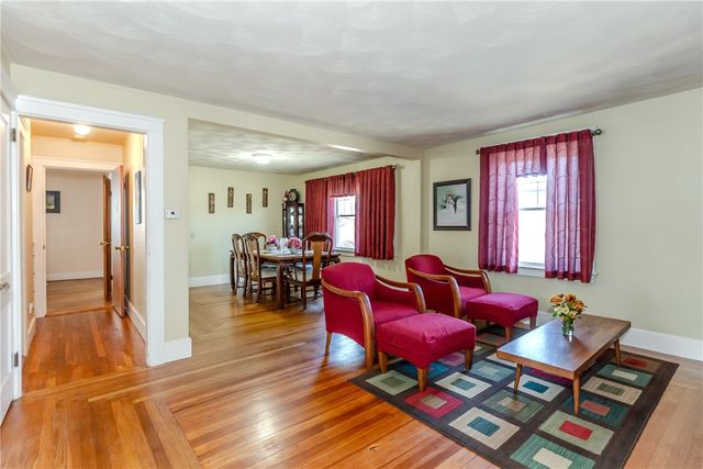 9 Chestnut Avenue, Cranston, RI 02910