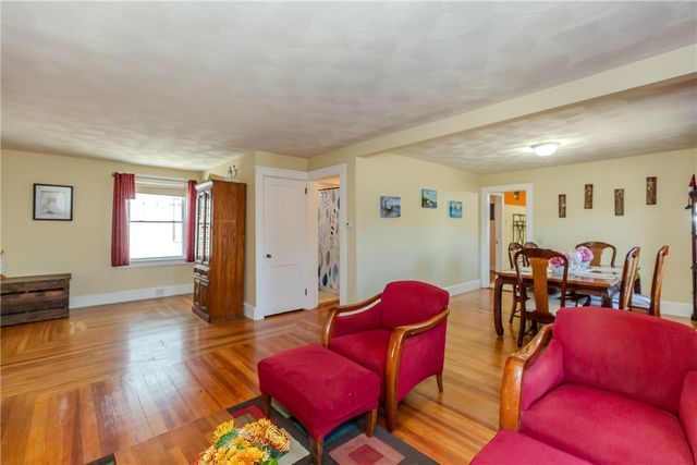 9 Chestnut Avenue, Cranston, RI 02910
