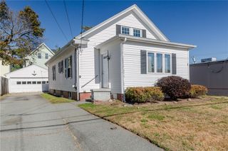 9 Chestnut Avenue, Cranston, RI 02910