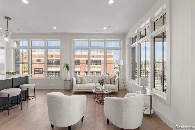 156 N Center Unit 301, Northville, MI 48167