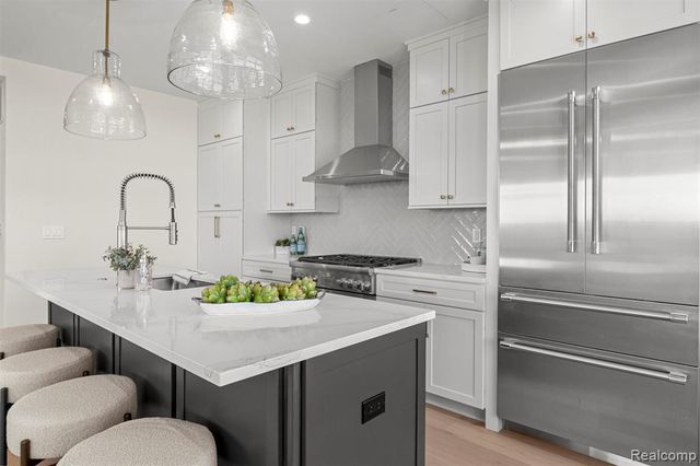 156 N Center Unit 301, Northville, MI 48167