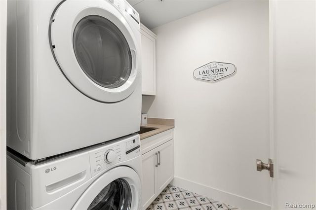 156 N Center Unit 301, Northville, MI 48167