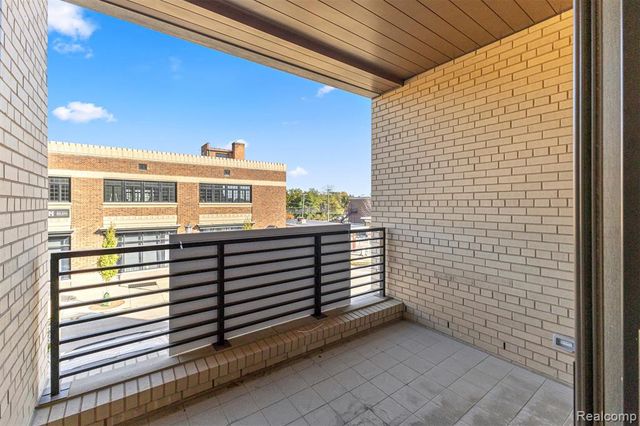 156 N Center Unit 301, Northville, MI 48167
