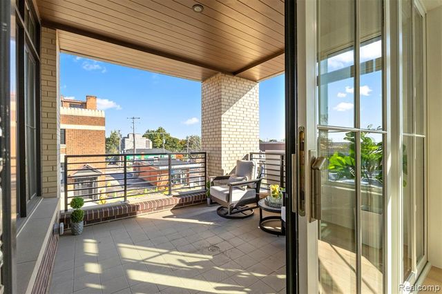156 N Center Unit 301, Northville, MI 48167