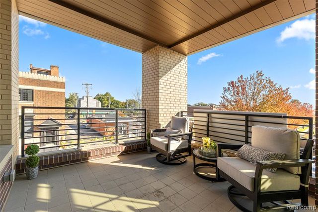 156 N Center Unit 301, Northville, MI 48167