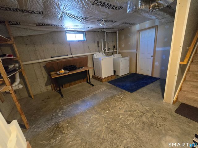 148 Granfield Avenue, Bridgeport, CT 06610