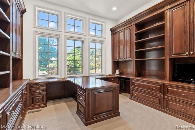 1832 Long Lake Shore Drive, Bloomfield Hills, MI 48302
