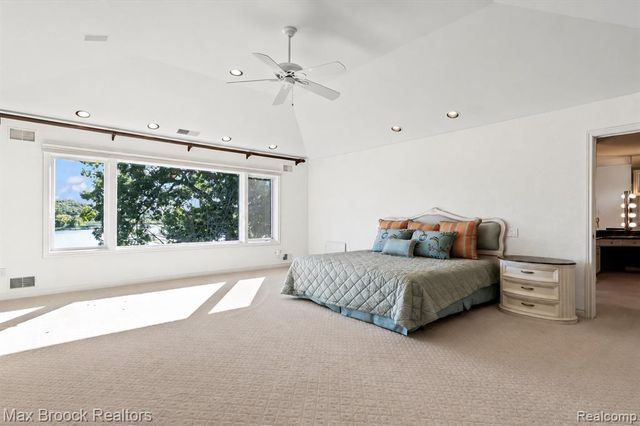 1832 Long Lake Shore Drive, Bloomfield Hills, MI 48302