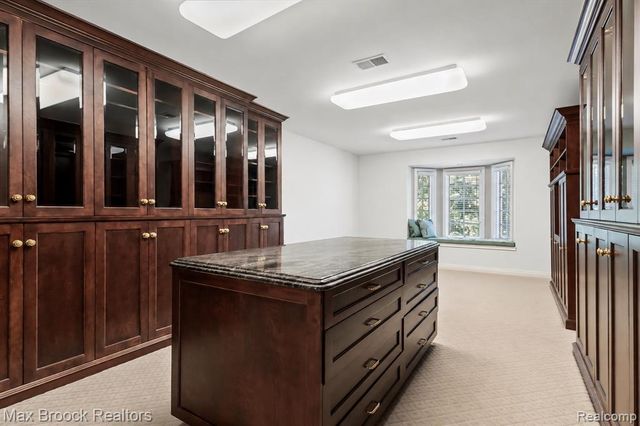 1832 Long Lake Shore Drive, Bloomfield Hills, MI 48302