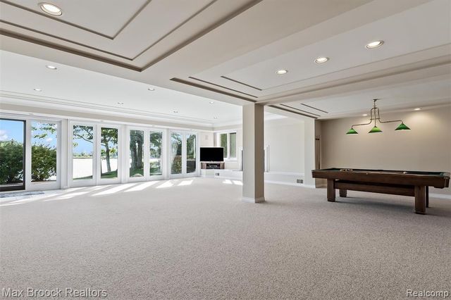 1832 Long Lake Shore Drive, Bloomfield Hills, MI 48302