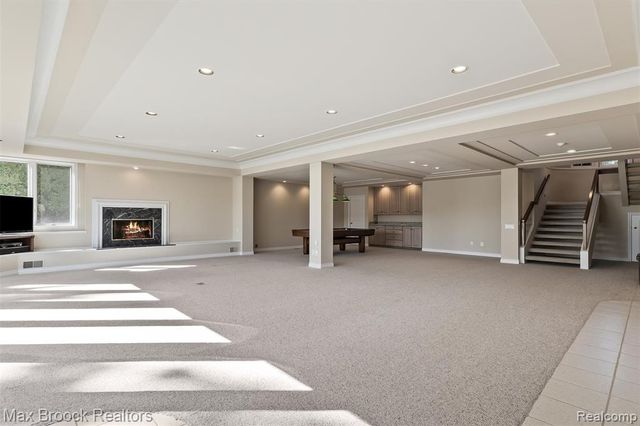 1832 Long Lake Shore Drive, Bloomfield Hills, MI 48302