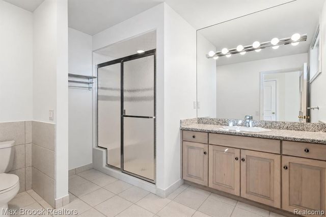1832 Long Lake Shore Drive, Bloomfield Hills, MI 48302