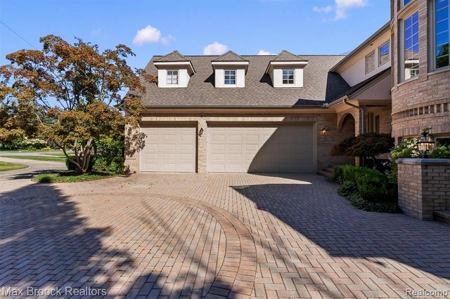 1832 Long Lake Shore Drive, Bloomfield Hills, MI 48302