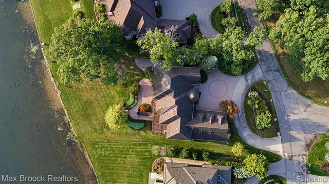 1832 Long Lake Shore Drive, Bloomfield Hills, MI 48302