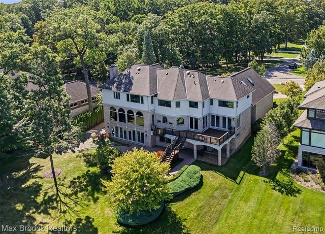 1832 Long Lake Shore Drive, Bloomfield Hills, MI 48302