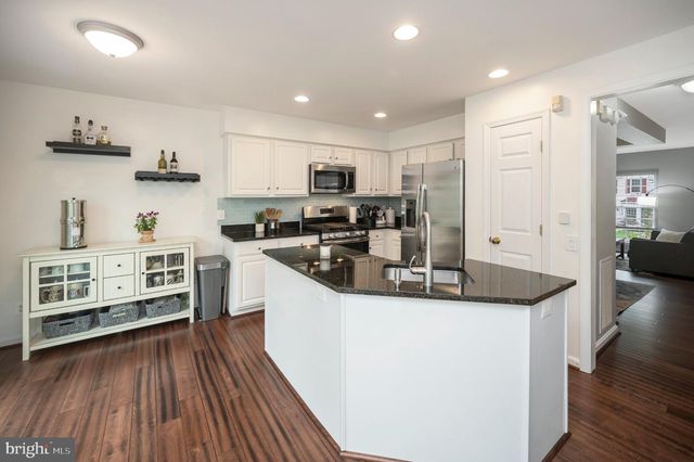 11539 BERTRAM ST, Woodbridge, VA 22192