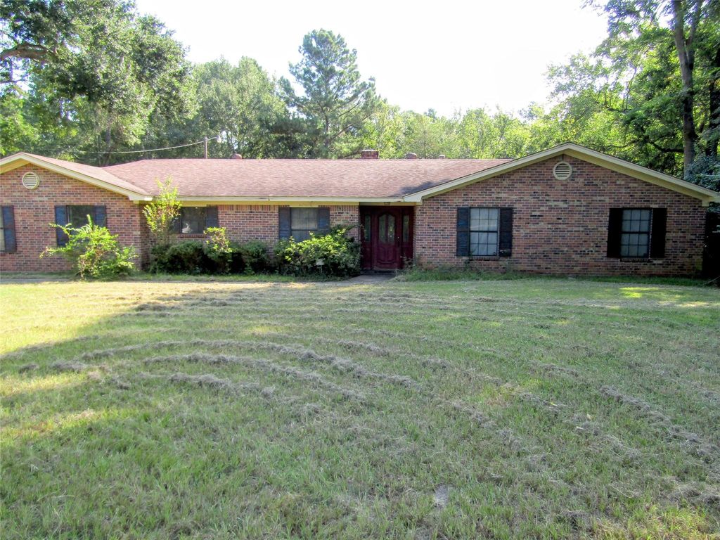 1222 N 4th Street, Crockett, TX 75835