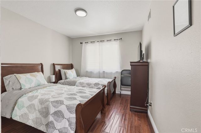 11841 Laughton, Porter Ranch, CA 91326