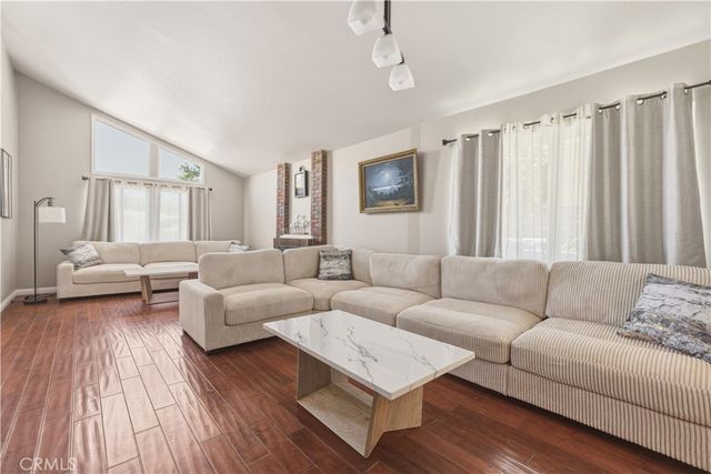 11841 Laughton, Porter Ranch, CA 91326