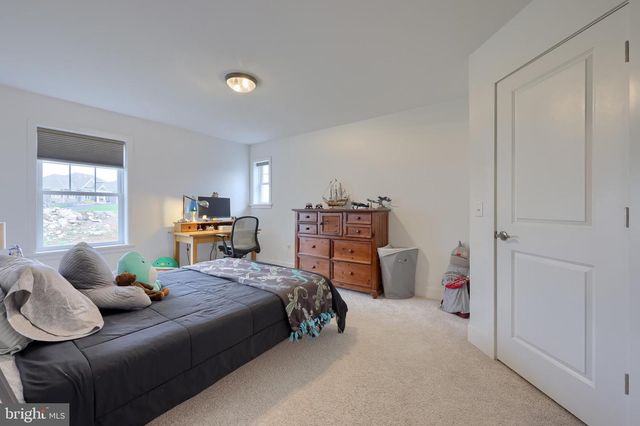 3004 MORNING THISTLE CT, East Petersburg, PA 17520