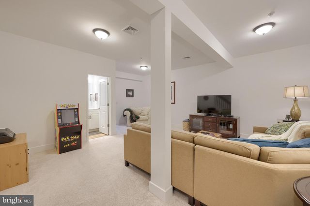 3004 MORNING THISTLE CT, East Petersburg, PA 17520