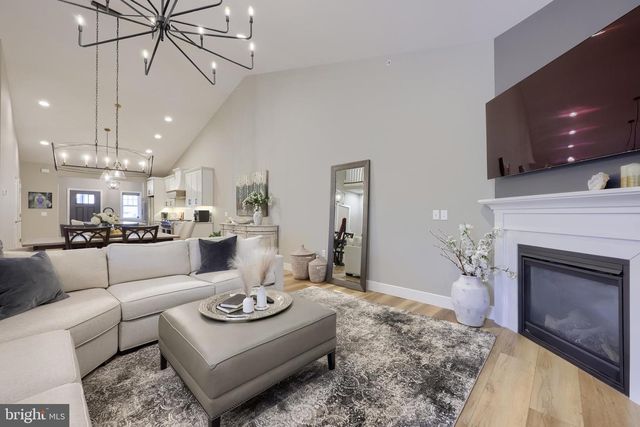3004 MORNING THISTLE CT, East Petersburg, PA 17520
