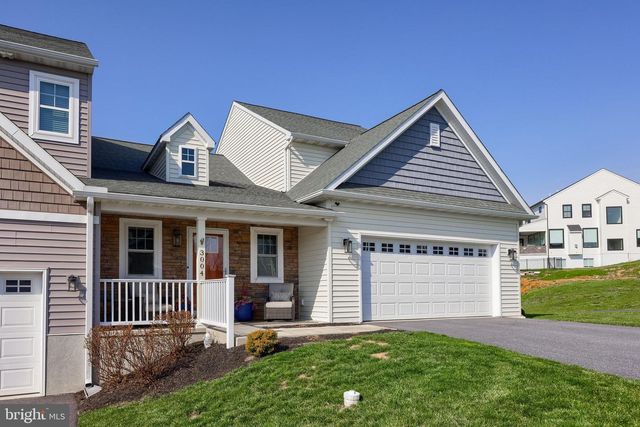3004 MORNING THISTLE CT, East Petersburg, PA 17520
