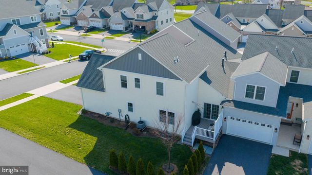3004 MORNING THISTLE CT, East Petersburg, PA 17520
