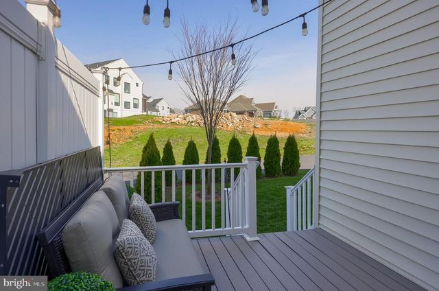 3004 MORNING THISTLE CT, East Petersburg, PA 17520