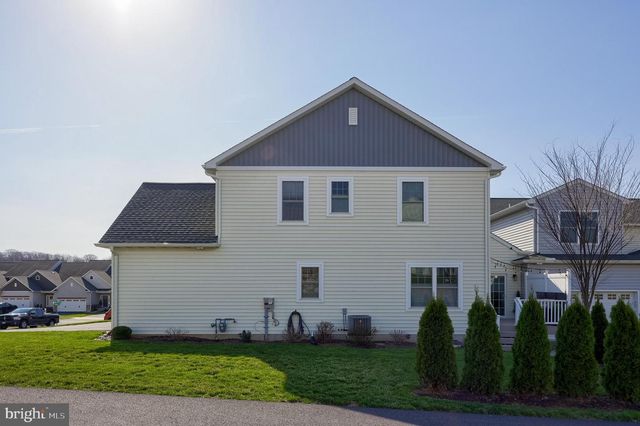 3004 MORNING THISTLE CT, East Petersburg, PA 17520