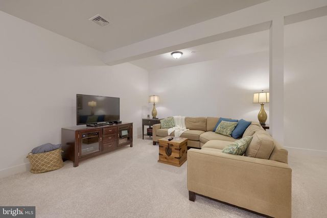 3004 MORNING THISTLE CT, East Petersburg, PA 17520