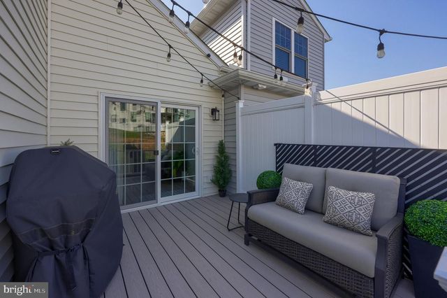 3004 MORNING THISTLE CT, East Petersburg, PA 17520