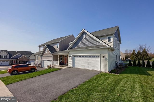 3004 MORNING THISTLE CT, East Petersburg, PA 17520