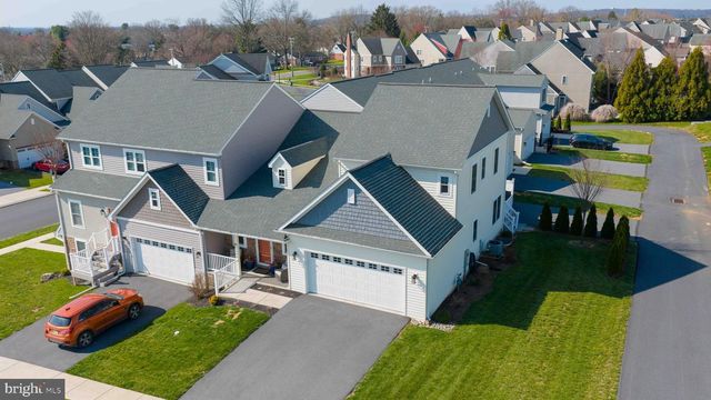 3004 MORNING THISTLE CT, East Petersburg, PA 17520