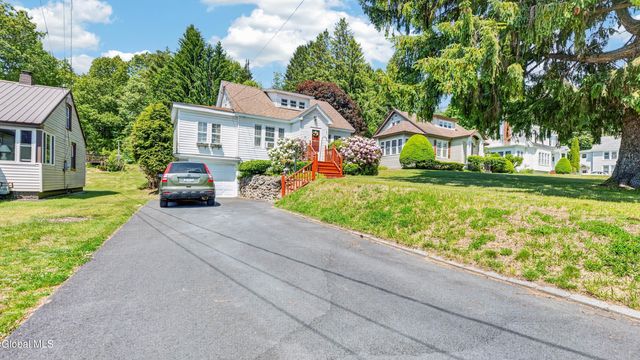 80 Saratoga Boulevard, Gloversville, NY 12078