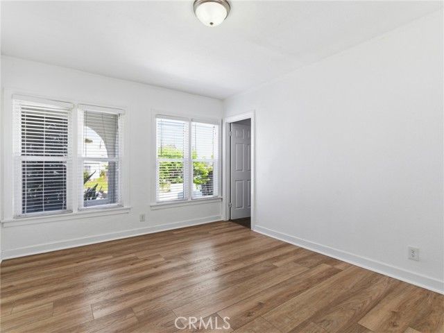 2042 W 75th Street, Los Angeles, CA 90047