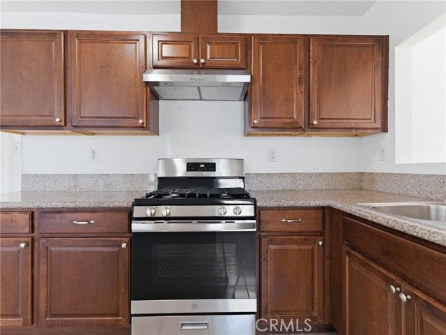 2042 W 75th Street, Los Angeles, CA 90047