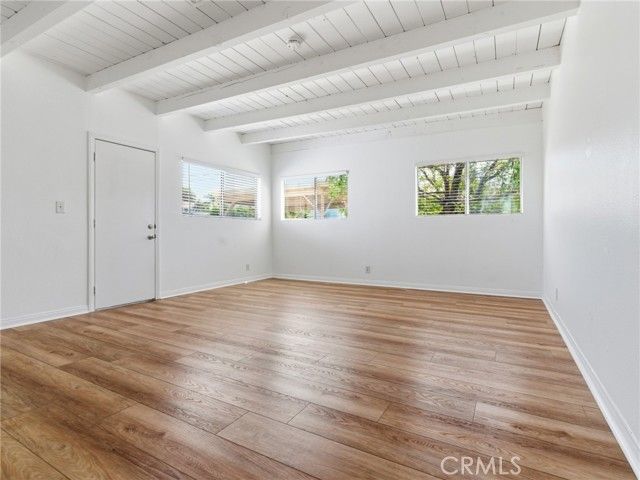 2042 W 75th Street, Los Angeles, CA 90047