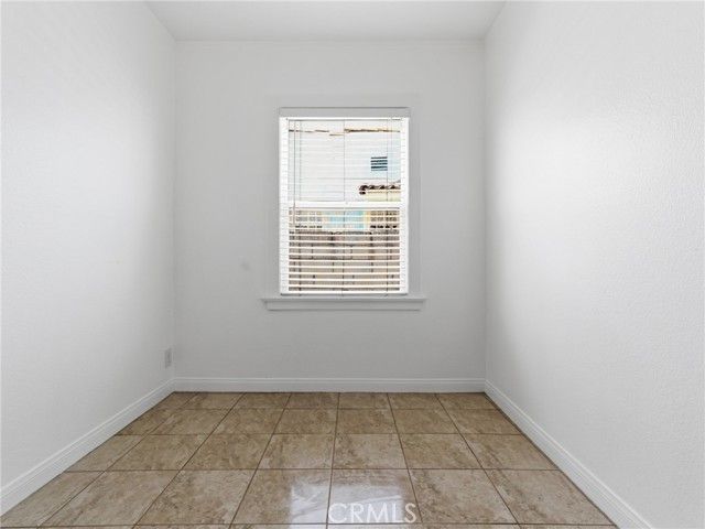 2042 W 75th Street, Los Angeles, CA 90047