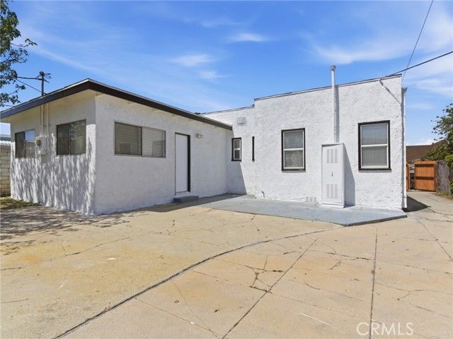 2042 W 75th Street, Los Angeles, CA 90047