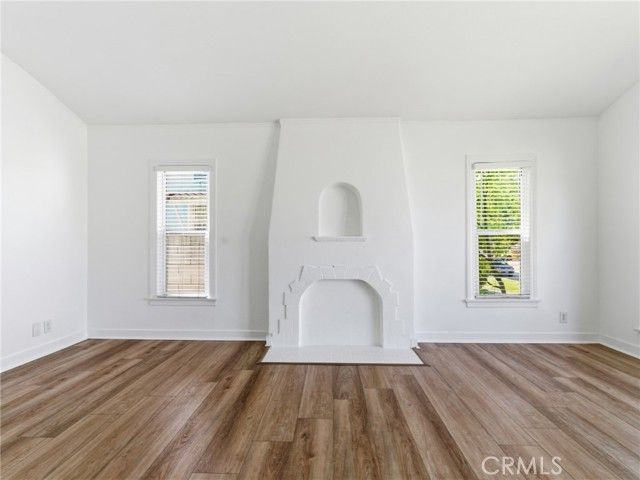 2042 W 75th Street, Los Angeles, CA 90047