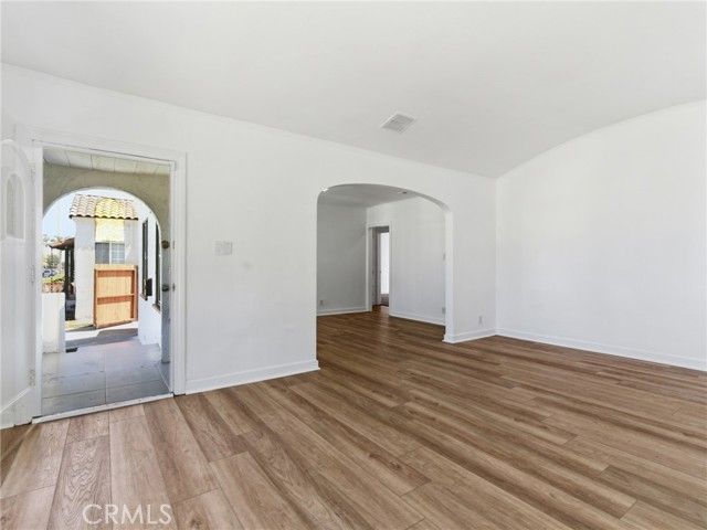 2042 W 75th Street, Los Angeles, CA 90047