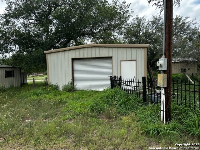 145 Highland Rd, Poteet, TX 78065