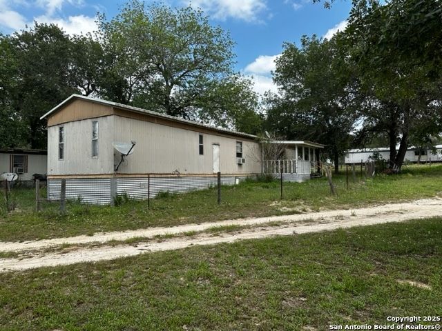 145 Highland Rd, Poteet, TX 78065