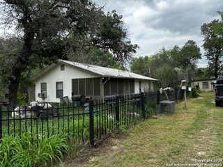 145 Highland Rd, Poteet, TX 78065