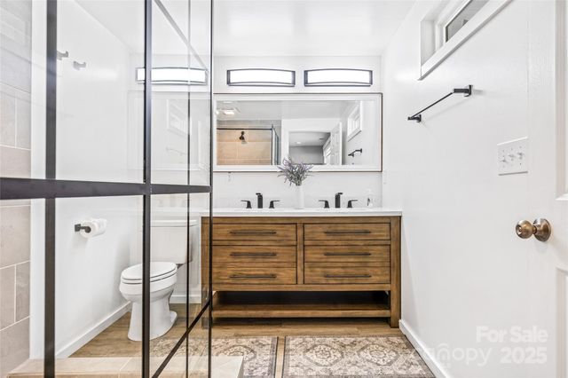 627 Delaware Lane, Hendersonville, NC 28791