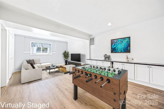 627 Delaware Lane, Hendersonville, NC 28791