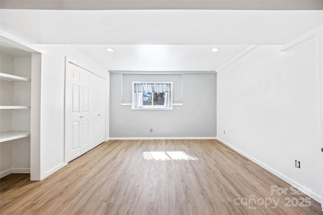 627 Delaware Lane, Hendersonville, NC 28791